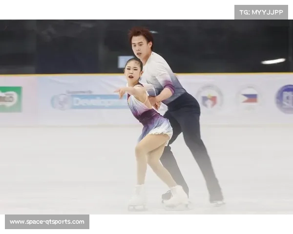 中国年轻双人滑组合张嘉轩-黄一航谈升入成年组首个赛季的适应与目标 中国年轻双人滑组合张嘉轩-黄一航谈升入成年组首个赛季的适应与目标